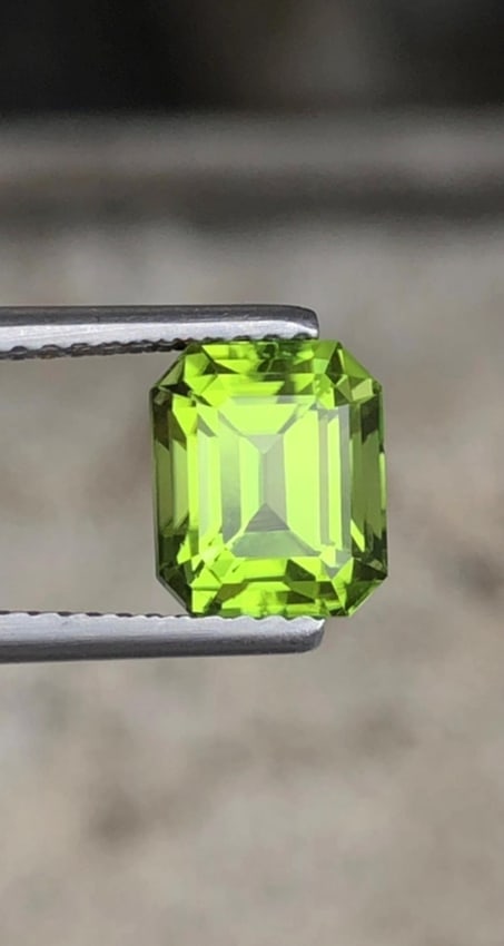 Apple Green Peridot Gemstone: 2.70 Carat Emerald Cut, Pakistan Origin - 9