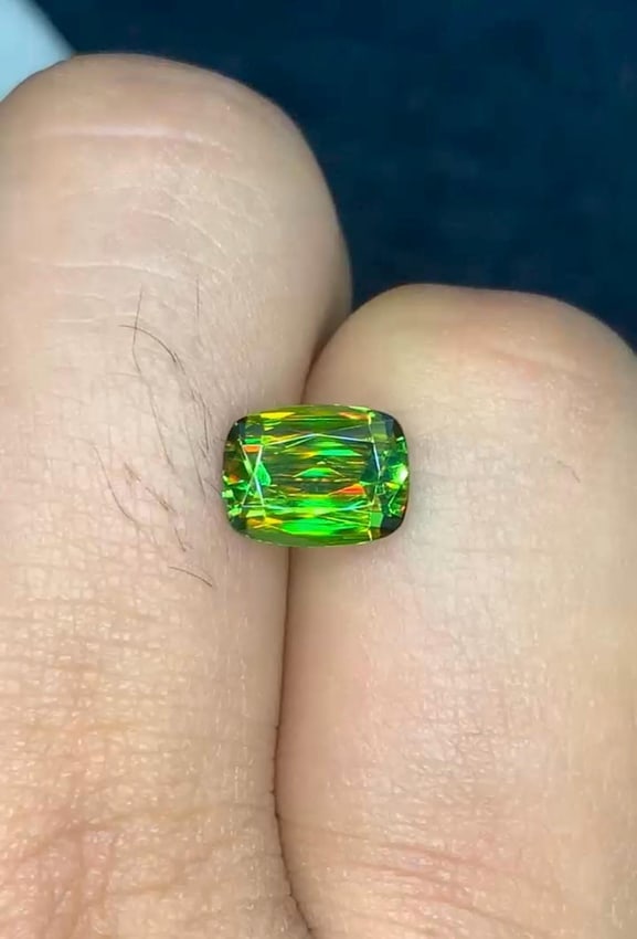 2.40 Carat Chrome Green Sphene Gemstone From Skardu Pakistan, Sparkling Fire Gem: Materials: Gemstone: Sphene Carat weight: 2.45 Specifications: * Gemstone Name: Chrome Green Sphene (Titanite) * Carat Weight: 2.40 Carat * Dimensions: 9.2*6.9*4.2 mm * Origin: Skardu, Gilgit-Baltista
