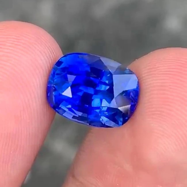 GRS Certified Royal Blue Sapphire , Sri Lanka Cushion Cut Gemstone , 8.10 CT - 3