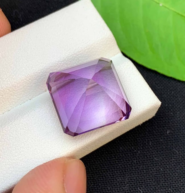 Natural Pinkish Purple Amethyst Gemstone: Asscher Cut, 19.80 Carats - 2