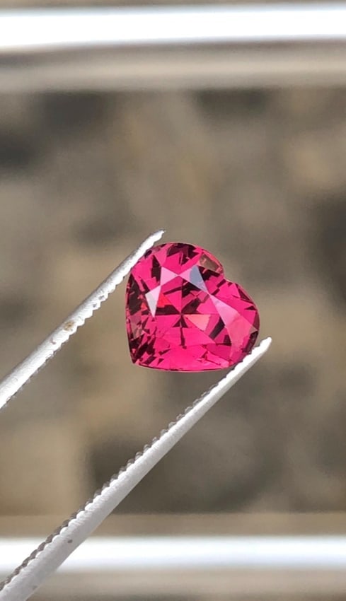 2.08 Carat Natural Purplish Pink Garnet Gemstone, Beautiful Garnet Stone Heart Fron Tanzania - 2