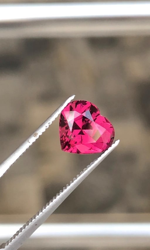 2.08 Carat Natural Purplish Pink Garnet Gemstone, Beautiful Garnet Stone Heart Fron Tanzania - 4