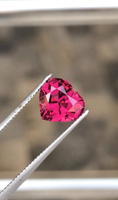 2.08 Carat Natural Purplish Pink Garnet Gemstone, Beautiful Garnet Stone Heart Fron Tanzania - 7