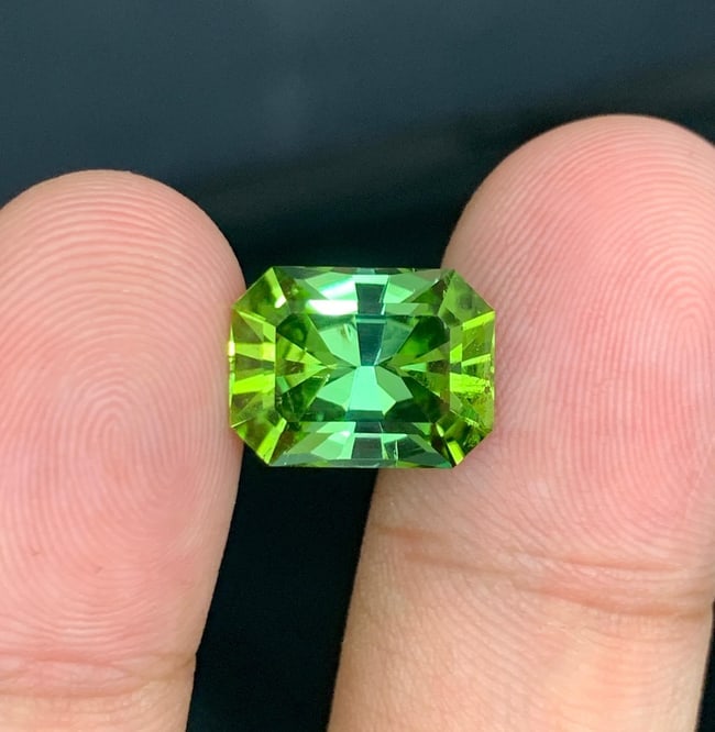 Mint Green Tourmaline Gemstone: 6.50 Carat Radiant Cut, Afghanistan Origin - 4