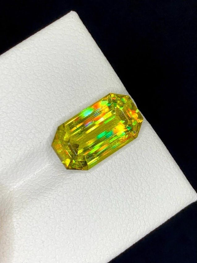 Natural Yellow Sphene Gemstone: Lustrous Titanite for Ring Making: Highlights Supplies for making crafts Materials: Gemstone: Sphene Natural Sphene Titanite Gemstone, Full Fire Lustrous Yellow Sphene Stone, for Ring Making June Birthstone Weight : 4.43 cts