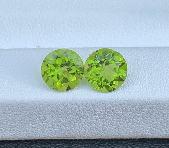 Round Cut Peridot Pair Gemstone: Natural August Birthstone 3.05 CTs - 5
