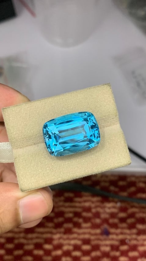 Swiss Blue Topaz Gemstone: 28 Carat Long Cushion Cut - 7