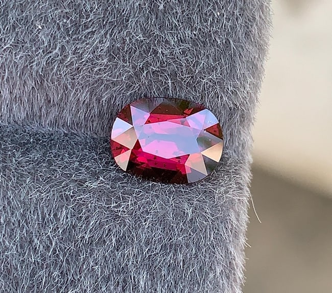 Tanzania Natural Pinkish Red Garnet Gemstone: 2.75 Carat Faceted For Ring - 4