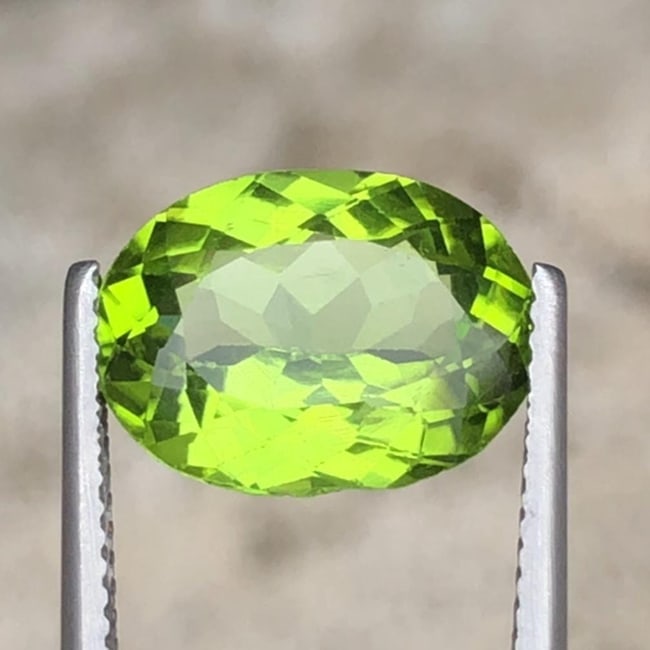 Natural Green Peridot Gemstone Oval Cut For Jewelry Making - 5.100 Carat - 4