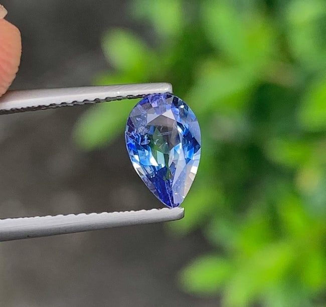 AIG Certified Faceted Blue Sapphire: 1.33 Carat Pear Cut Gemstone - 2