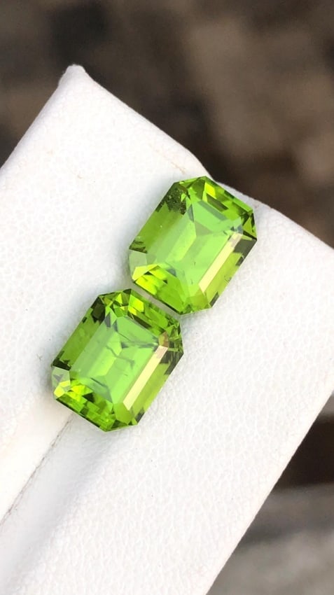 Jewelry Size Natural Green Peridot Pair Emerald Gemstone From Sapat Valley - 10.210 Carat - 6