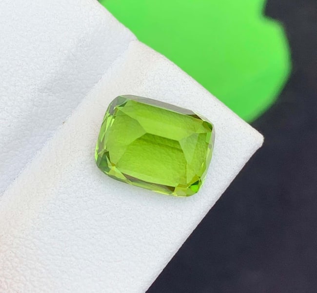 Natural Peridot Gemstone: 4.44 Carat Cushion Cut, August Birthstone: Highlights Supplies for making crafts Materials: Gemstone: Peridot Carat weight: 4.44 Natural Peridot Gemstones, Cushion Cut Peridot Loose Gemstone From Pakistan, August Birthstone weight : 4.44