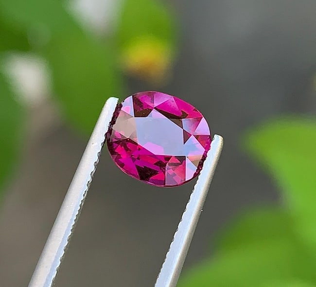 Tanzania Natural Pink Garnet Gemstone: 2.46 Carat Faceted For Ring - 3