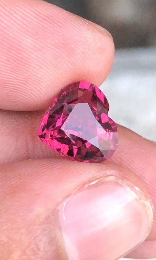 4.63 Carat Natural Purplish Pink Garnet Gemstone, Beautiful Garnet Stone Heart Fron Tanzania (1 of 8)