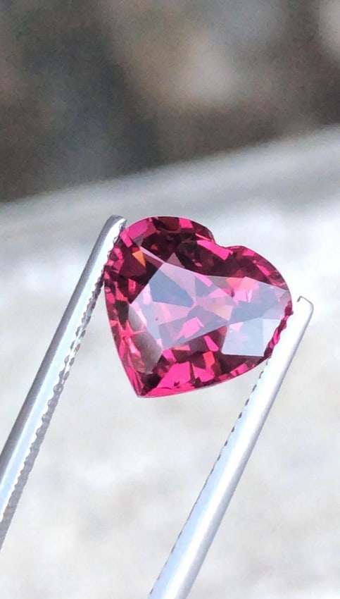 4.63 Carat Natural Purplish Pink Garnet Gemstone, Beautiful Garnet Stone Heart Fron Tanzania - 3