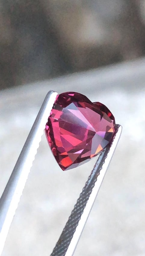 4.63 Carat Natural Purplish Pink Garnet Gemstone, Beautiful Garnet Stone Heart Fron Tanzania - 6