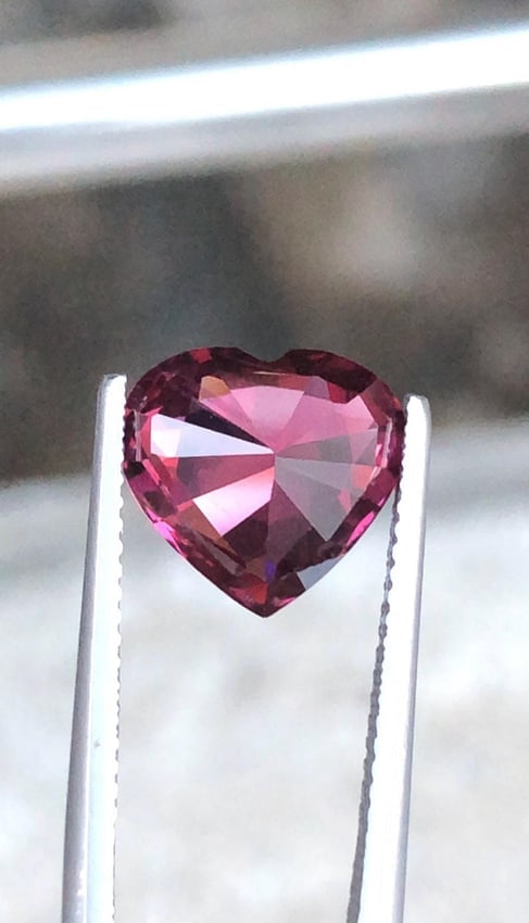 4.63 Carat Natural Purplish Pink Garnet Gemstone, Beautiful Garnet Stone Heart Fron Tanzania - 7