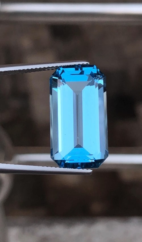 20.825 Carat Emerald Cut Swiss Blue Topaz Gemstone For Jewellery - 5