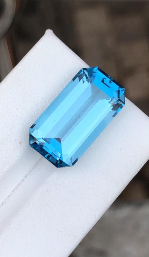 20.825 Carat Emerald Cut Swiss Blue Topaz Gemstone For Jewellery - 6