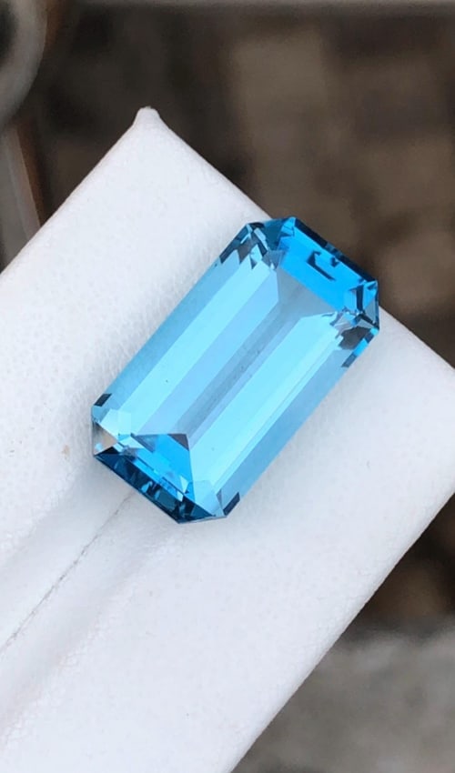 20.825 Carat Emerald Cut Swiss Blue Topaz Gemstone For Jewellery - 9