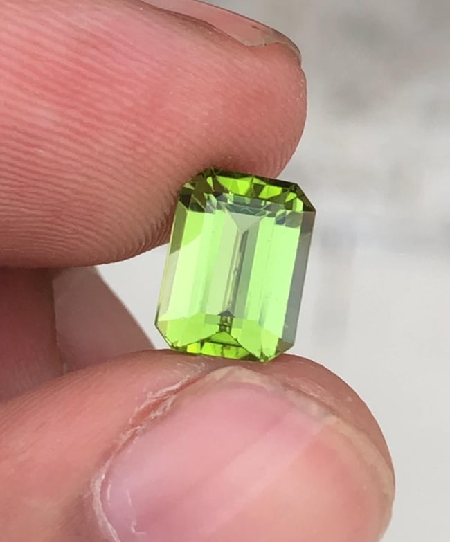 Natural Green Peridot Emerald Cut Gemstone For Anniversary Ring - 2.380 Carat - 2