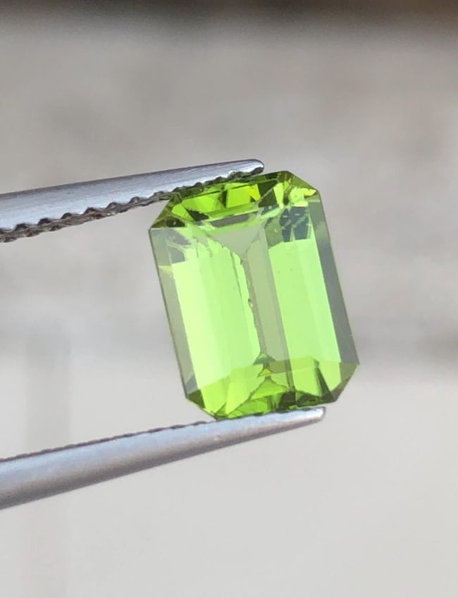Natural Green Peridot Emerald Cut Gemstone For Anniversary Ring - 2.380 Carat - 6