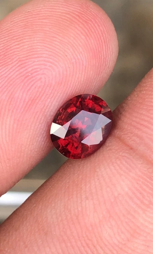 Burma Intense Blood Red Spinel Oval Cut Gemstone For Wedding Jewelry- 1.93 carat (1 of 12)