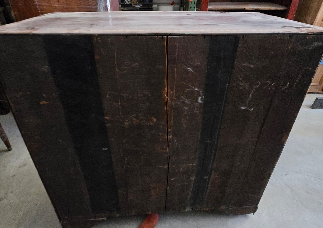 Vintage Serpentine Inlaid Mahogany Chest of Drawers - 3
