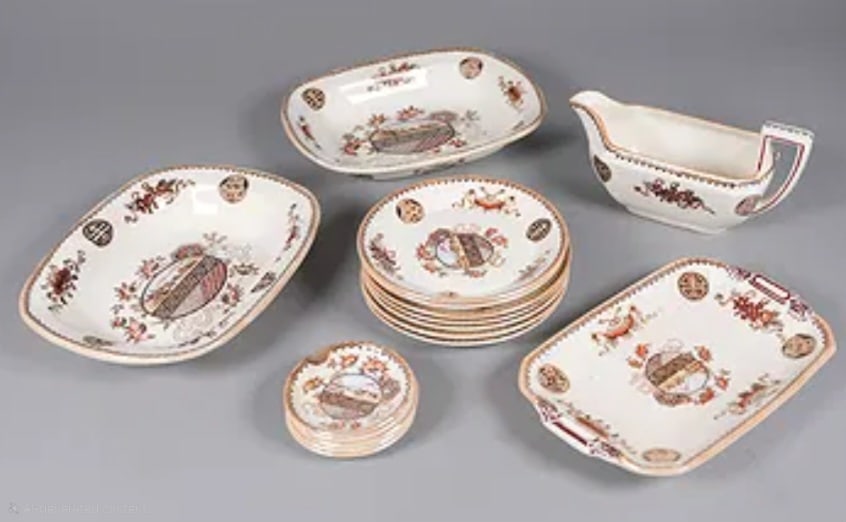 Extensive Set of Early 20th Century Asian-Inspired Porcelain Dinnerware, likely Johnson Bros. "Wi... - 5