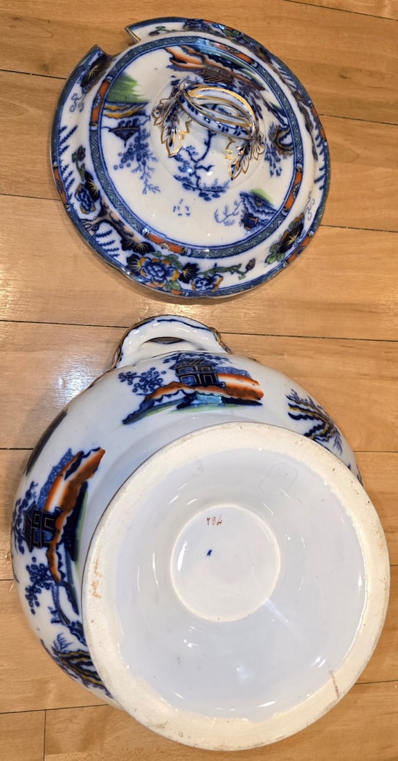Antique Blue and White Transferware Soup Tureen with Underplate - 5