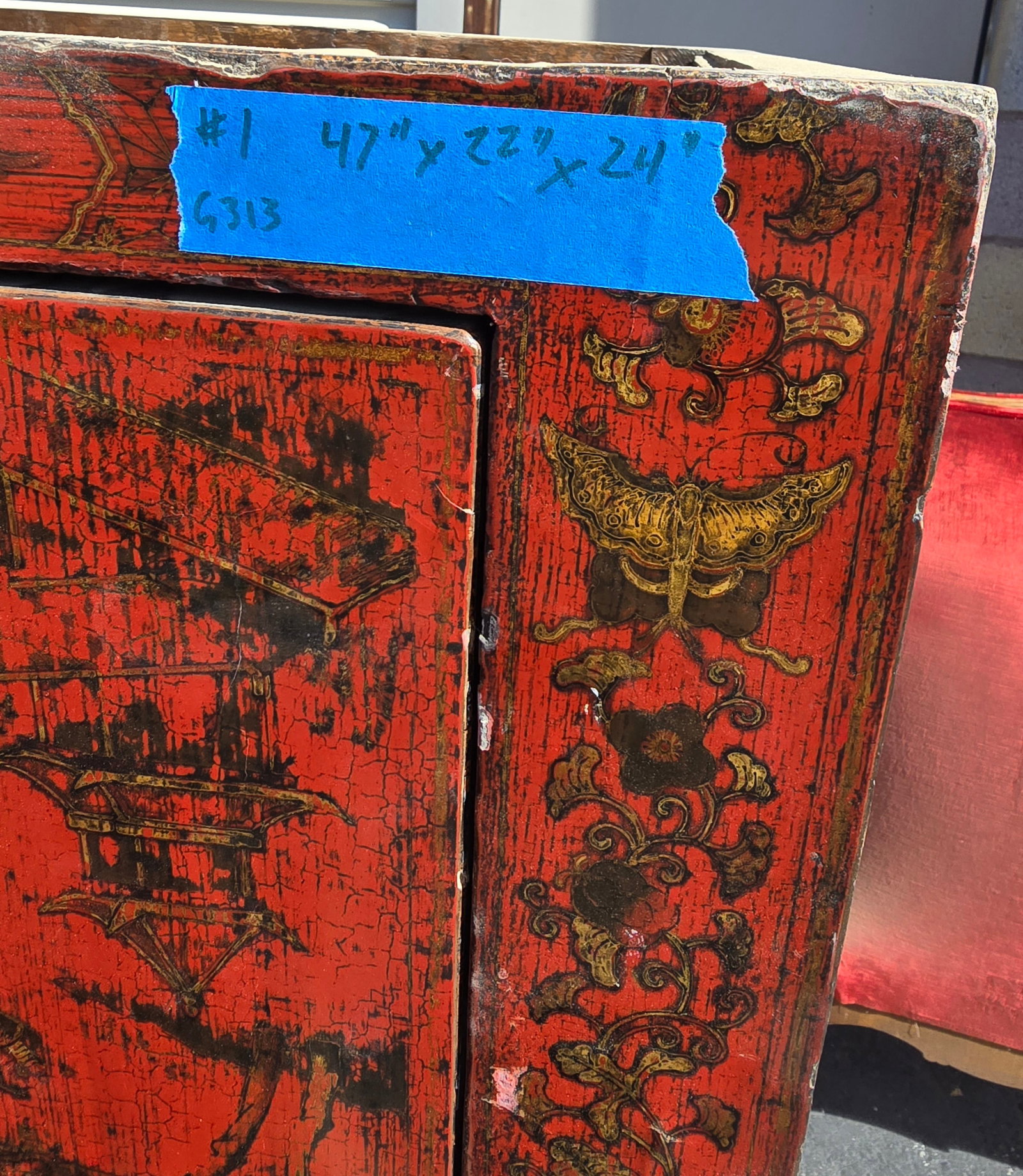Vintage Chinese Red Lacquer Wedding Cabinet with Gilt Decoration - 7