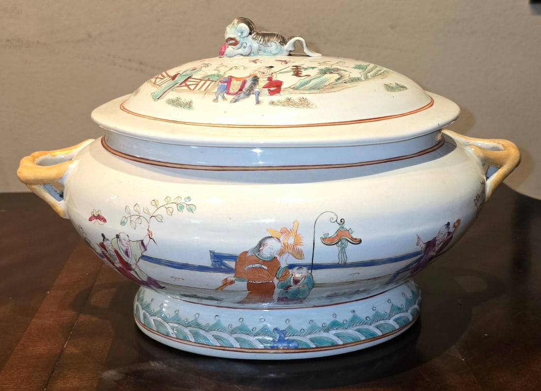 Large Antique Chinese Famille Rose Porcelain Tureen with Lid - 3