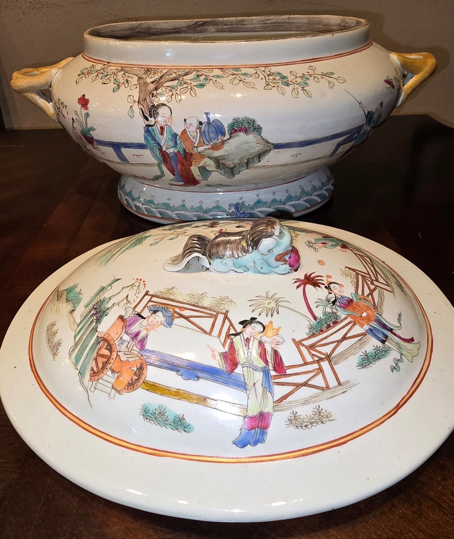 Large Antique Chinese Famille Rose Porcelain Tureen with Lid - 5