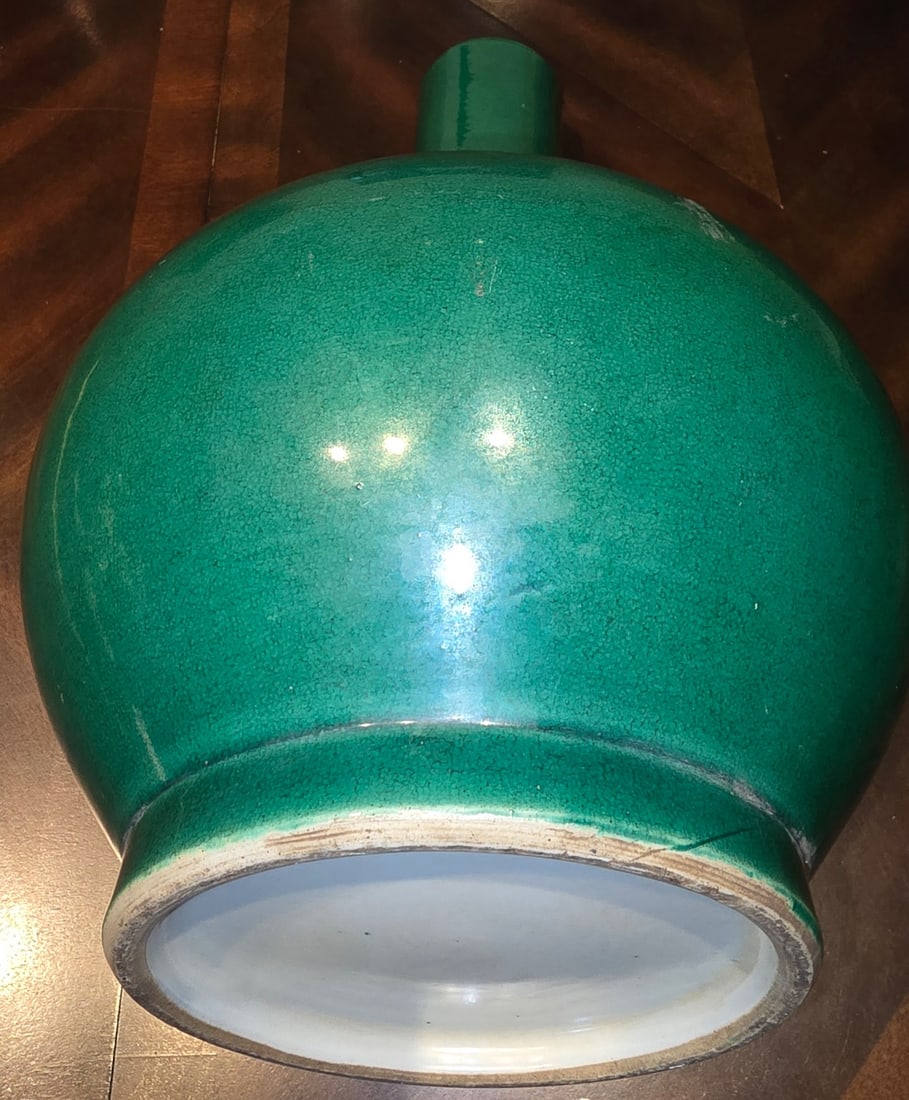 Chinese Emerald Green Glazed Baluster Vase - 2
