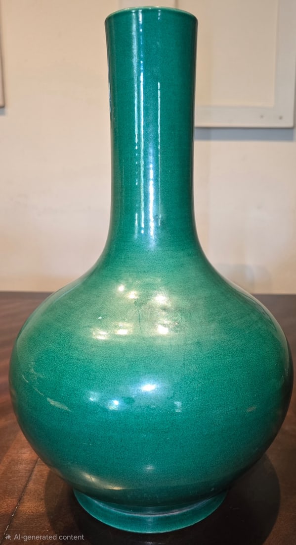 Chinese Emerald Green Glazed Baluster Vase - 3