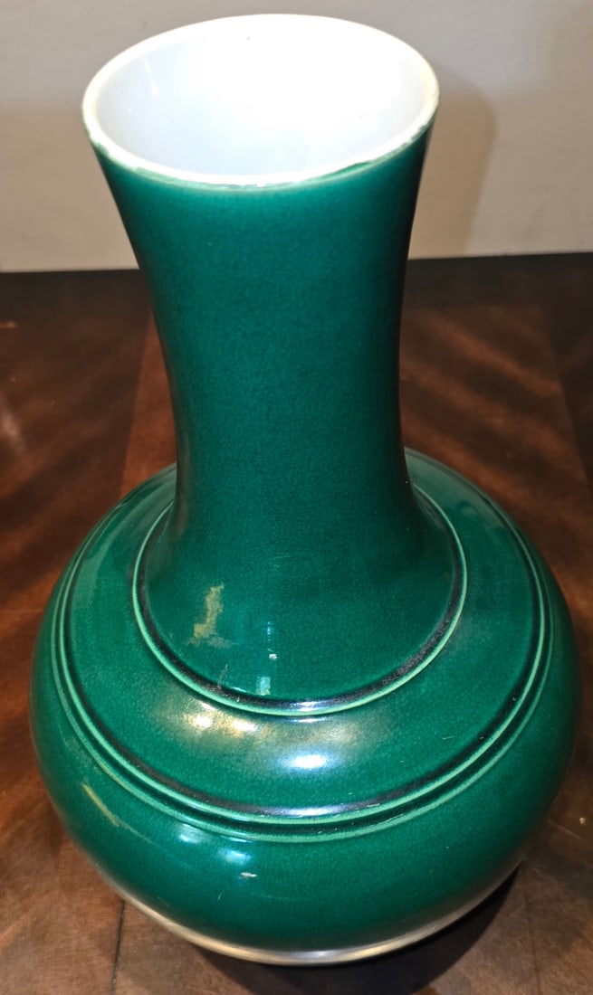 Chinese Emerald Green Glazed Crackleware Vase - 5