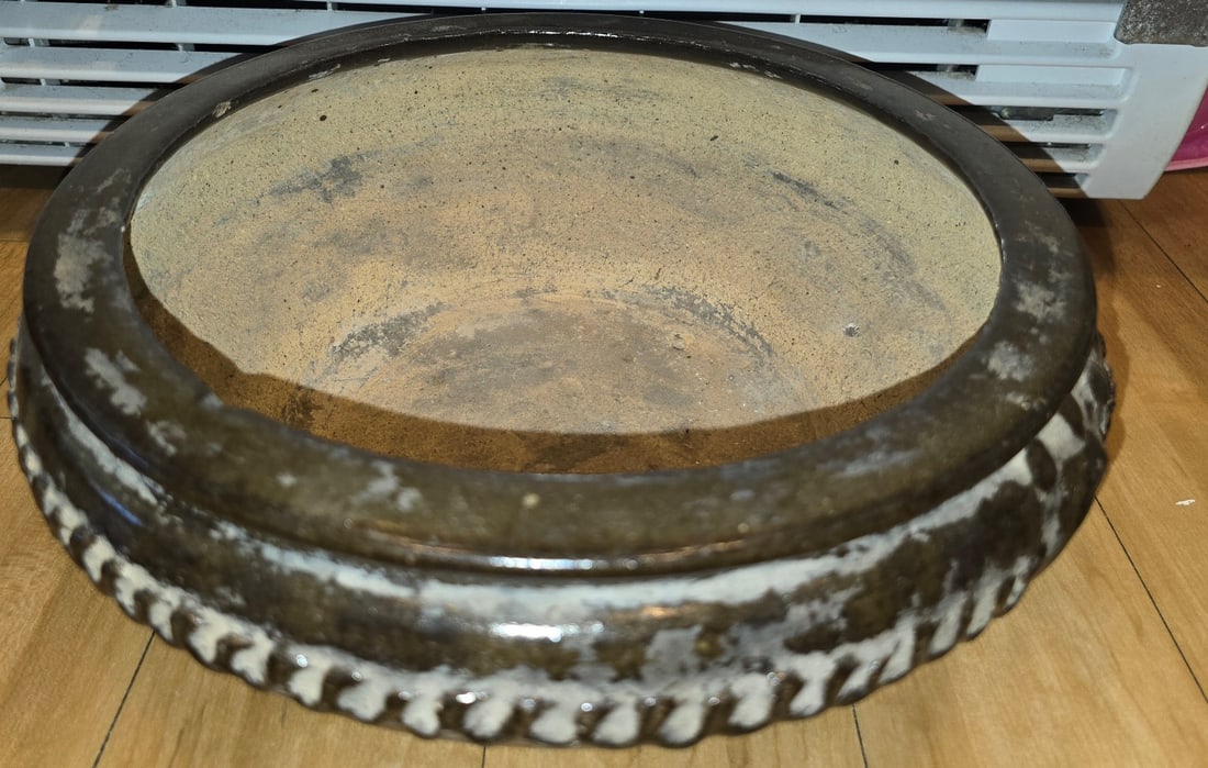 Large Glazed Ceramic Planter with Wavy Relief Band - 2