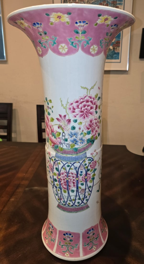 Pair of Chinese Famille Rose Porcelain Vases - 9