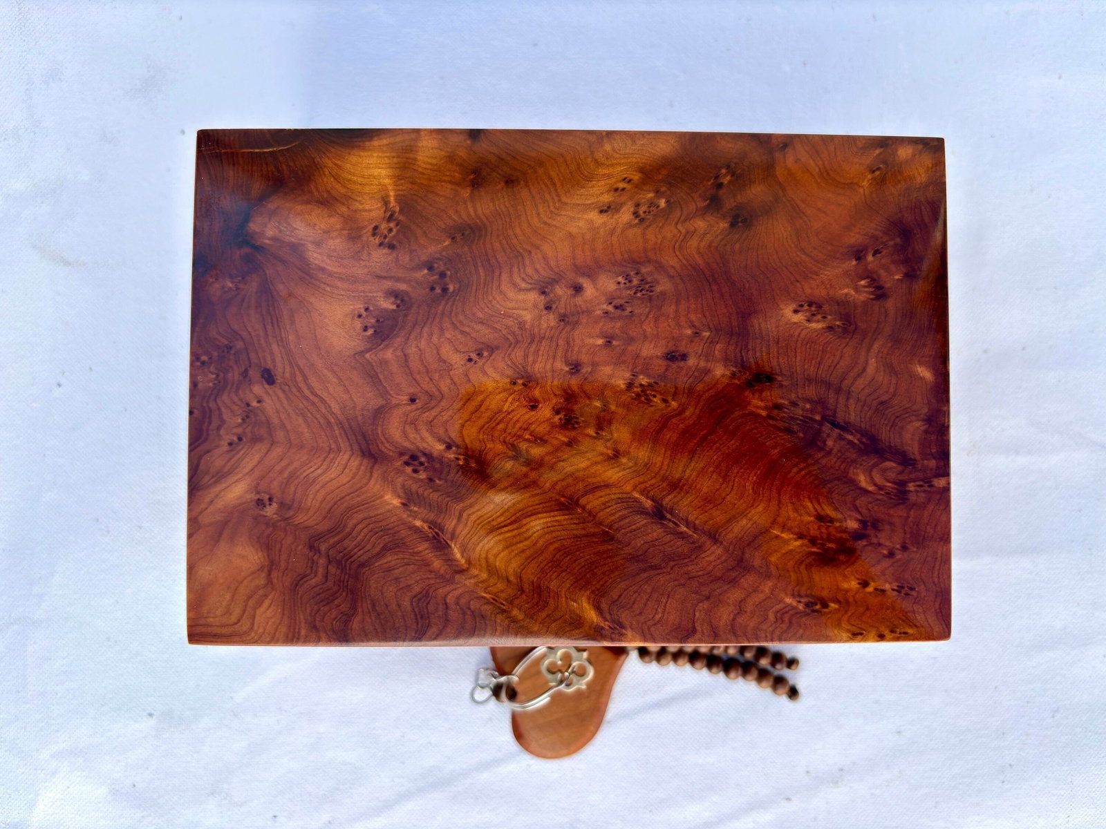 Hand-Carved Thuya Burl Wood Keepsake Jewelry Box – Lockable - 3