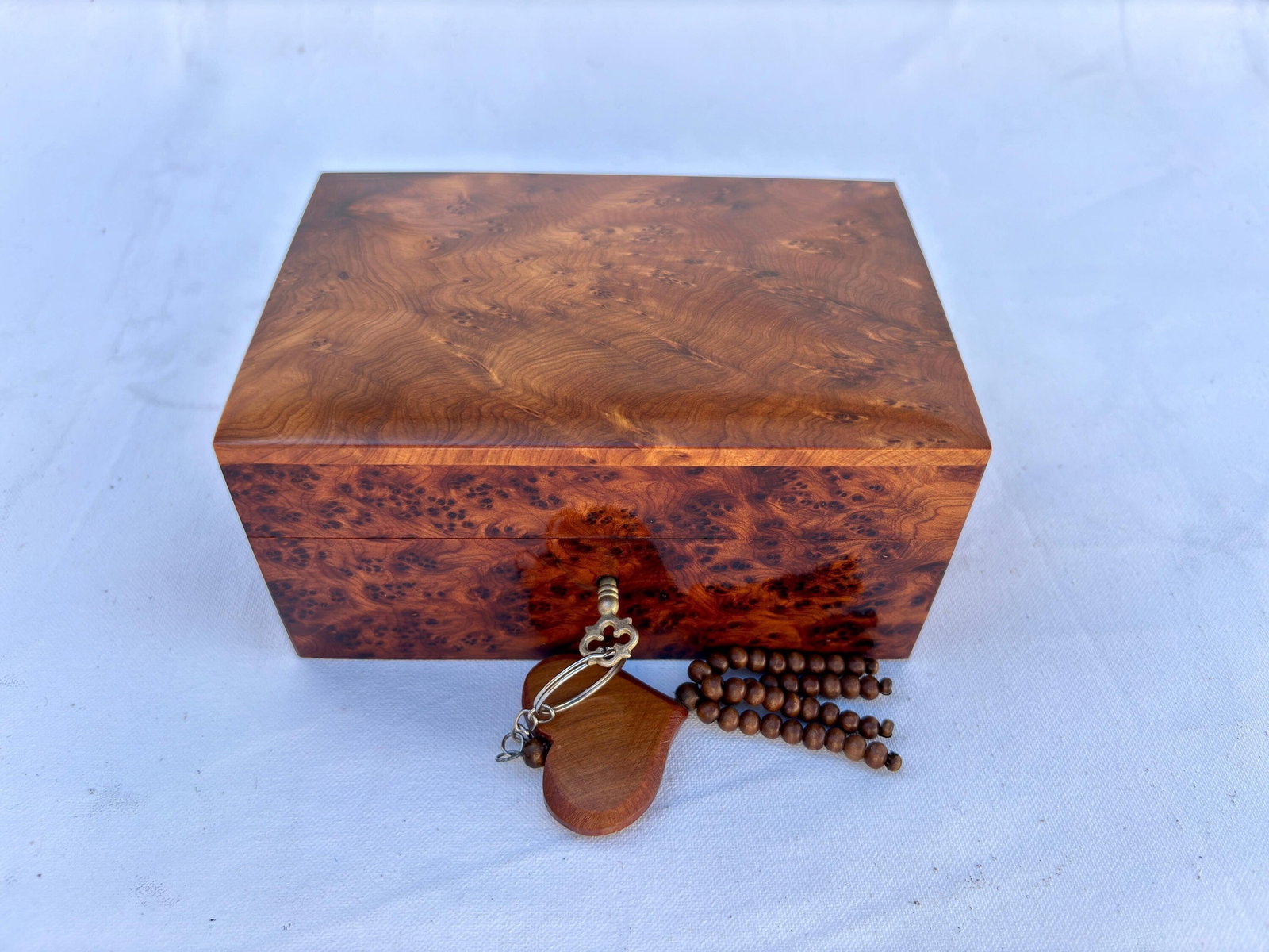 Hand-Carved Thuya Burl Wood Keepsake Jewelry Box – Lockable - 4