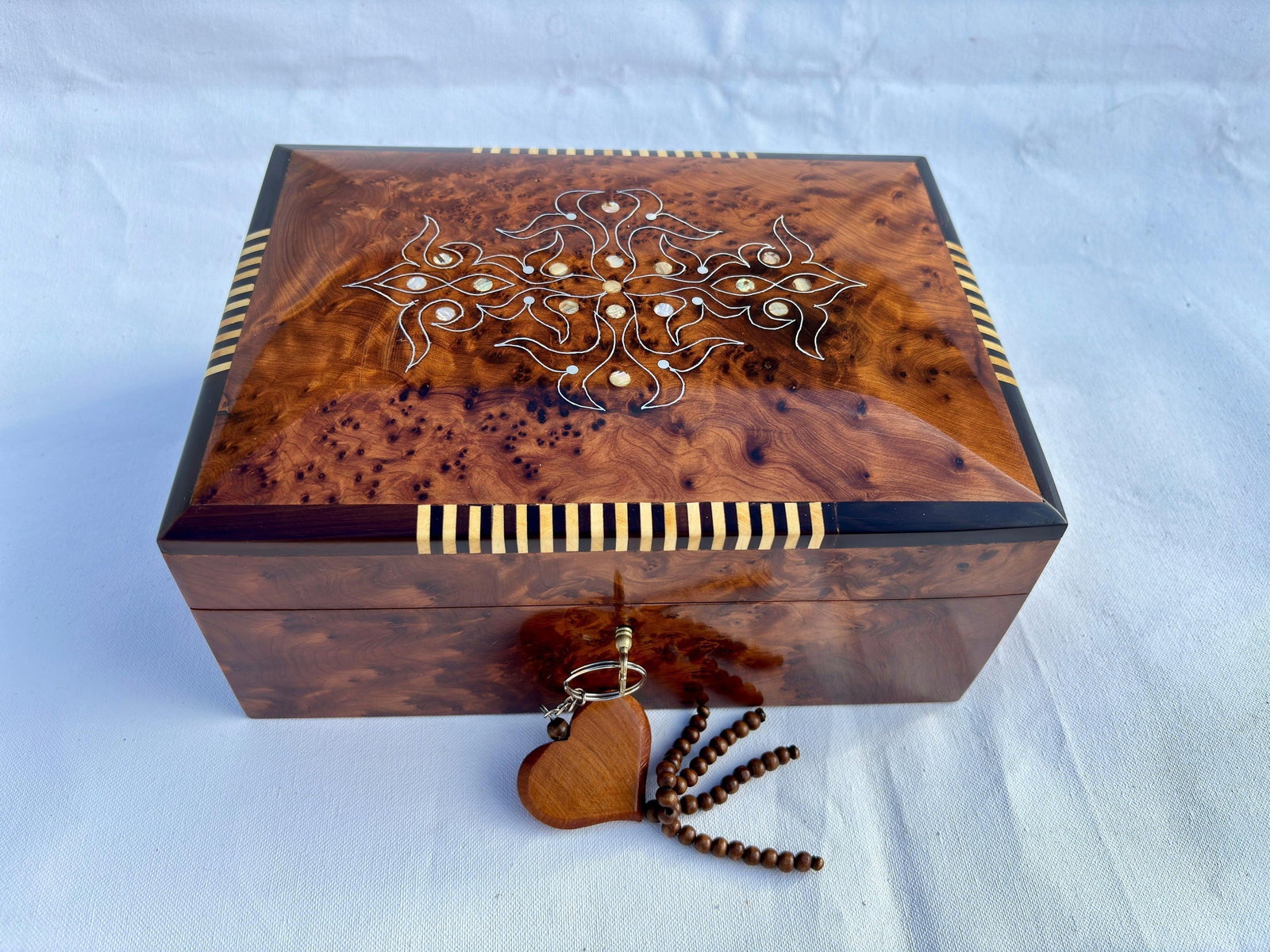 Lockable Thuya Burl Wood Jewelry Box – 9 × 7" - 4