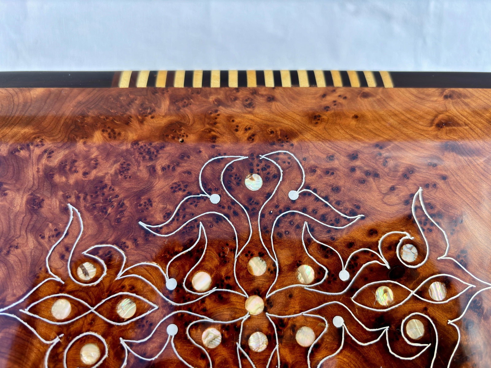 Lockable Thuya Burl Wood Jewelry Box – 9 × 7" - 5