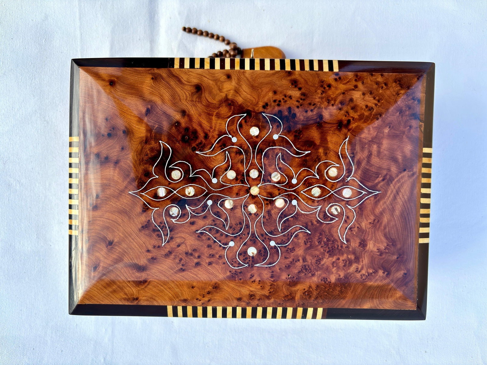 Lockable Thuya Burl Wood Jewelry Box – 9 × 7" - 6