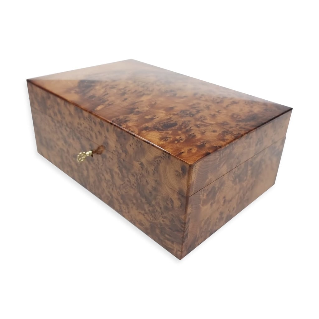 Thuya Wood Jewelry Organizer – Handcrafted Storage Box: Tilmi Thuya Wood Jewelry Organizer is a carefully crafted piece combining practical function with a distinctive, timeless design. Measurements: Length: 30 cm; Width: 20 cm; Height: 13 cm. Material: