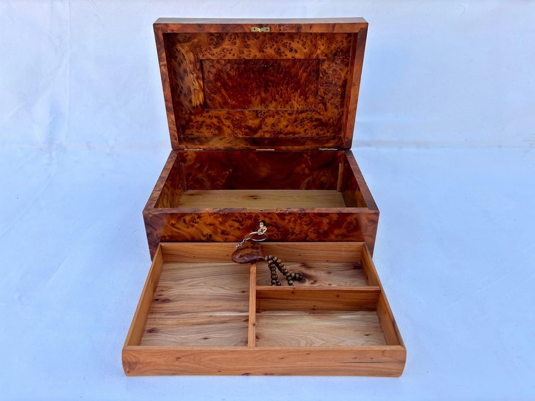 Lockable Thuya Burl Wood Jewelry Box – 12 × 8" - 7