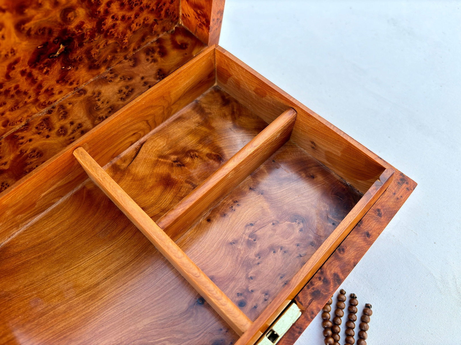 Lockable Thuya Burl Wood Jewelry Box – 10 × 7" - 8