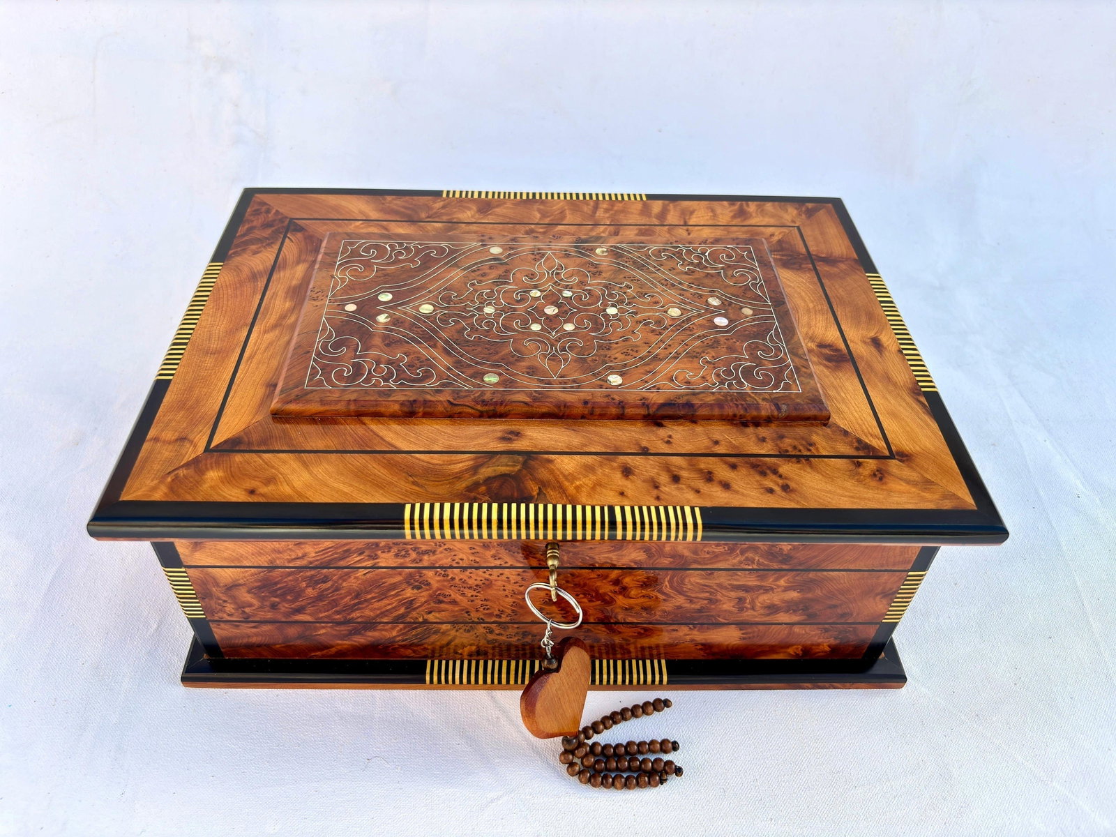 Lockable Thuya Burl Wood Jewelry Box – 13 × 9" - 3