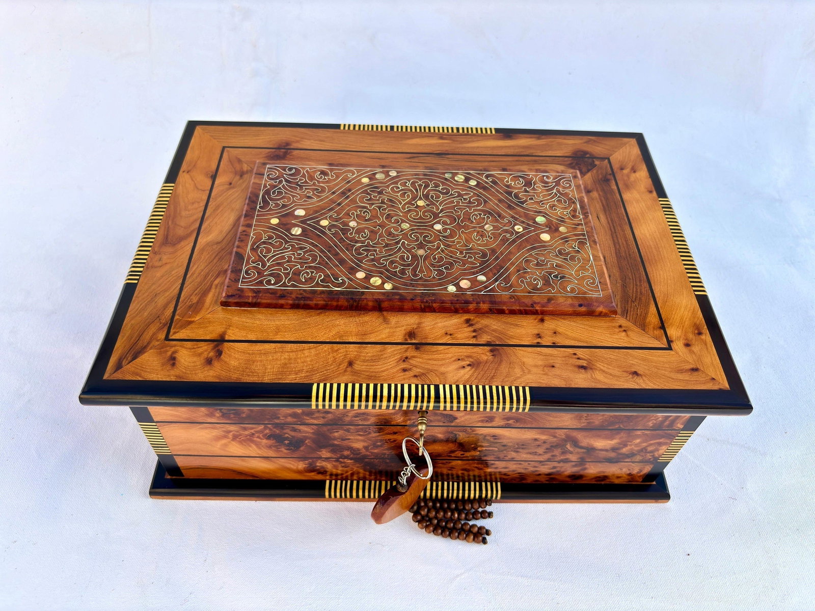 Lockable Thuya Burl Wood Jewelry Box – 13 × 9" - 9