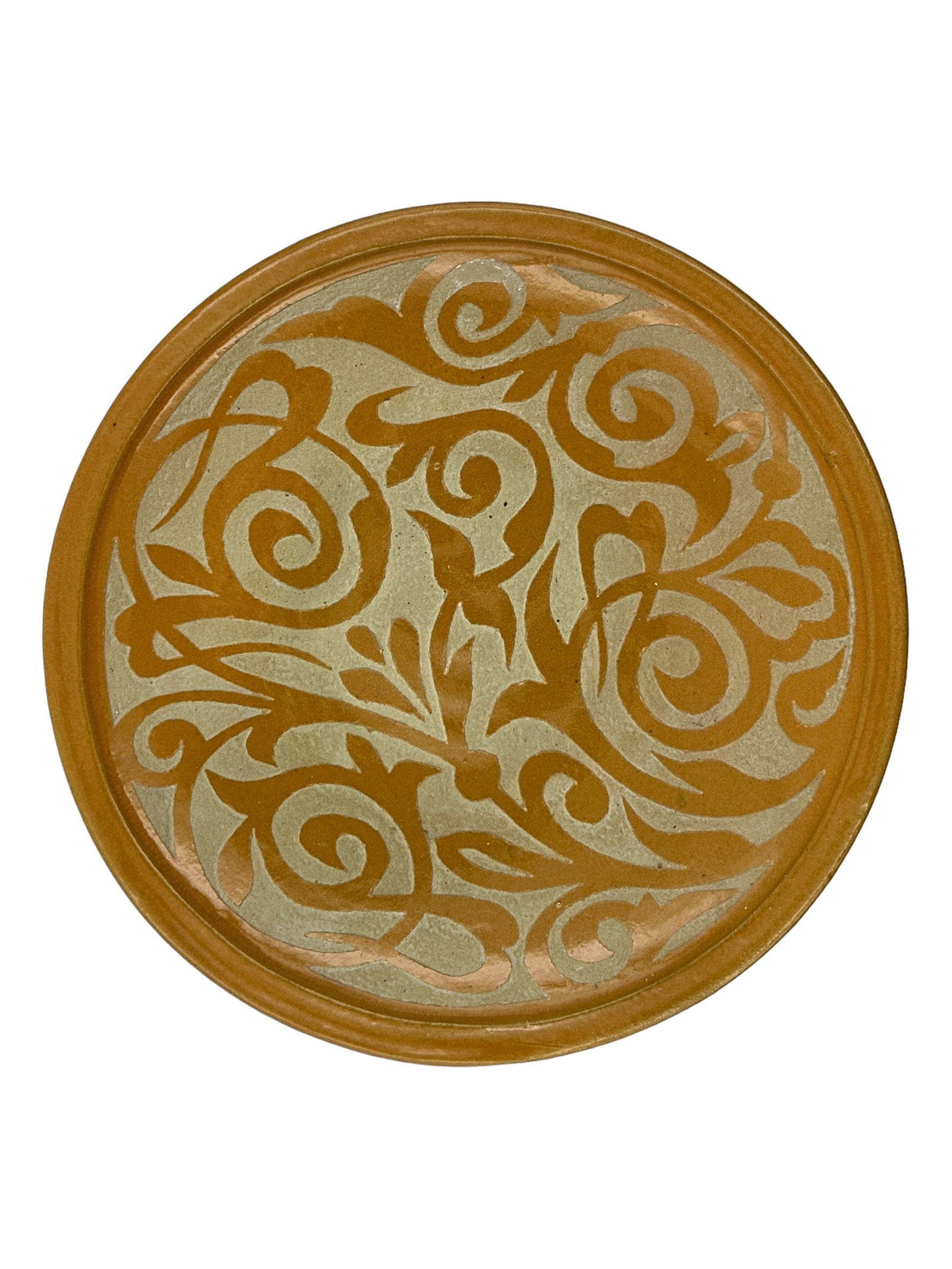 Handcrafted Clay Pottery Plate – Natural Pigments: Chisel Sahara Plate Handcrafted Clay Pottery – Natural Pigments and Traditional Craftsmanship is a carefully crafted piece combining practical function with a distinctive, timeless design. Ideal for
