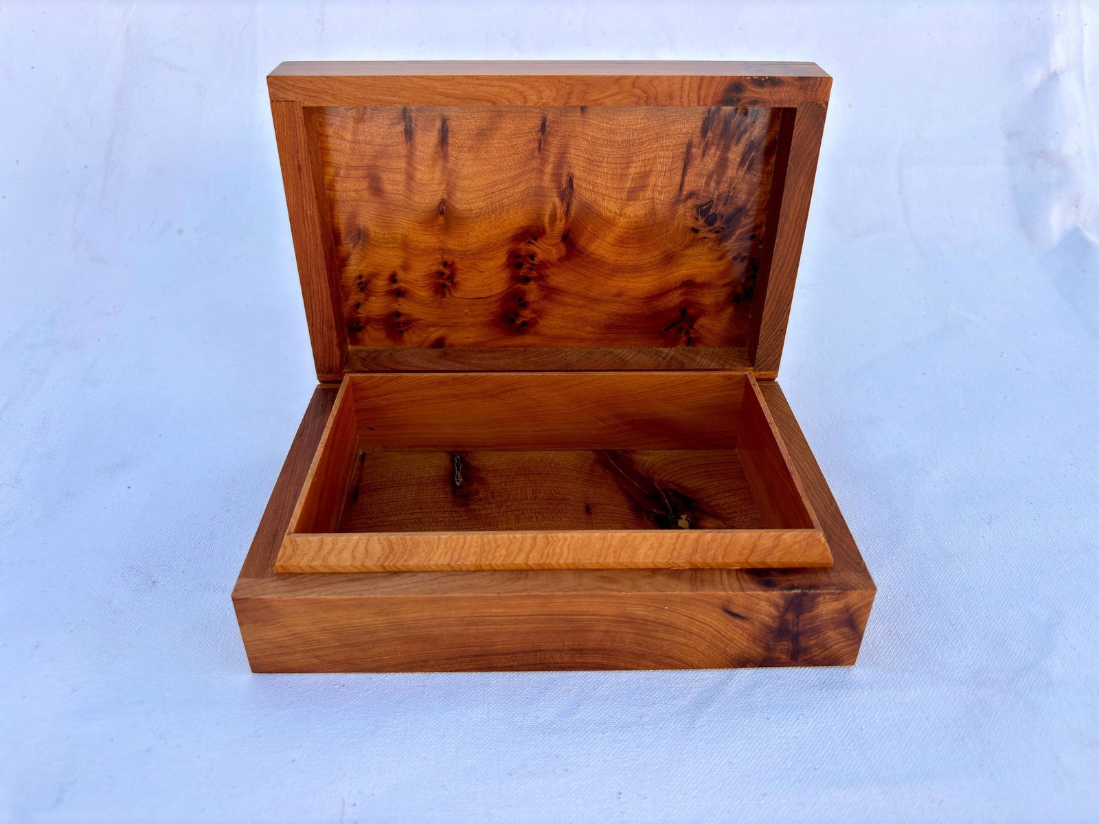 Lockable Thuya Burl Wood Jewelry Box – 7 × 5" - 4
